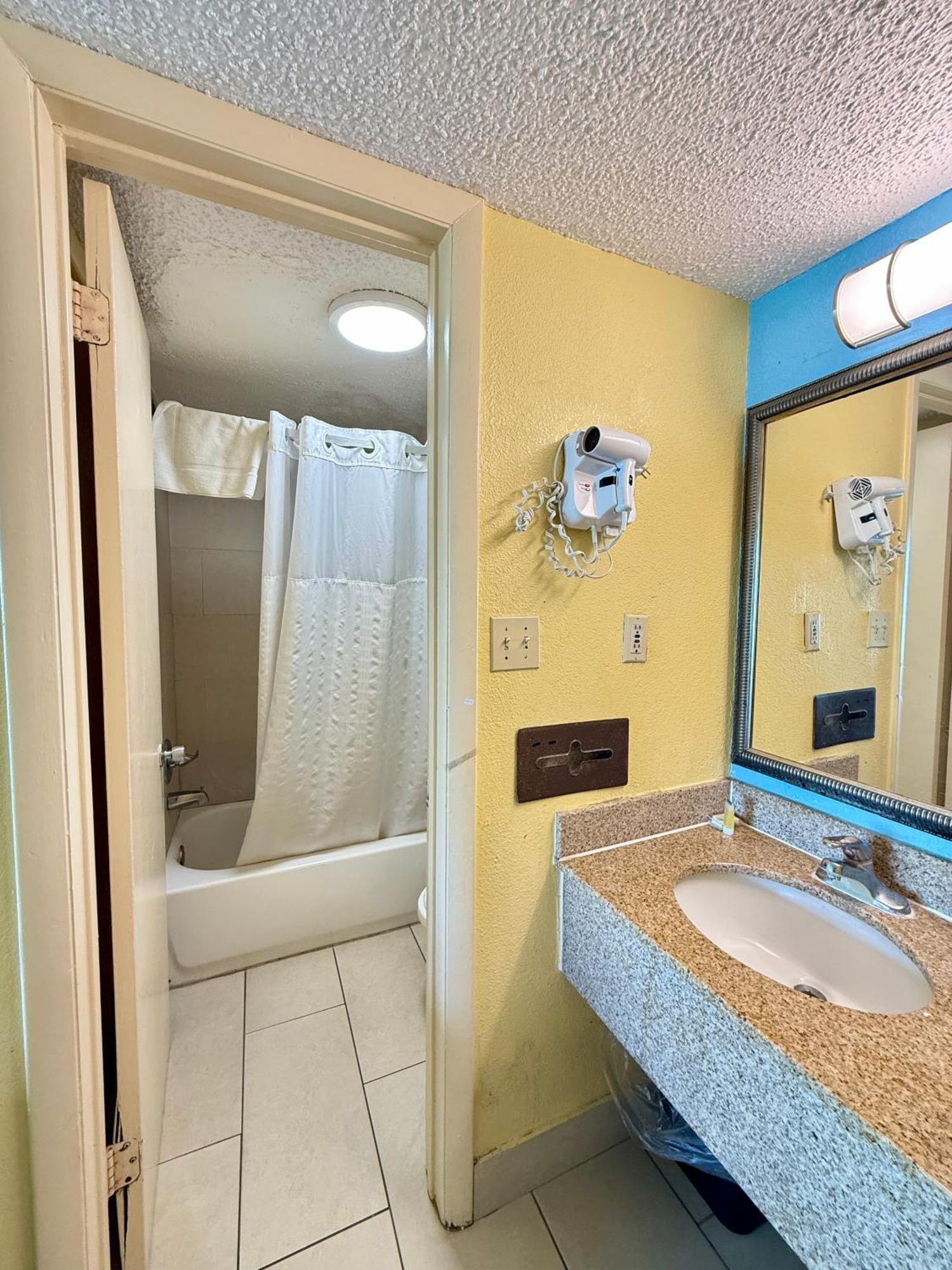 Days Inn By Wyndham Ruther Glen Kings Dominion Area Ngoại thất bức ảnh